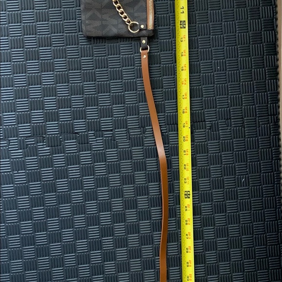 New Michael Kors Fanny pack - Picture 9 of 9